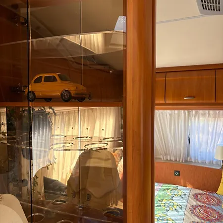 Clementine The Caravan *