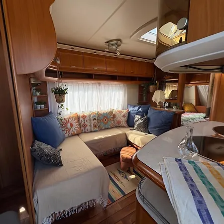 Clementine The Caravan * San Priamo